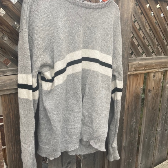 Brandy Melville sweater - Picture 2 of 4